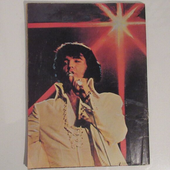 4 Vintage Magazines packed with Elvis Presley facts and photos! - Picture 12 of 15